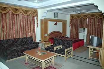 Surabhi International Hotel - Varanasi, Varanasi
